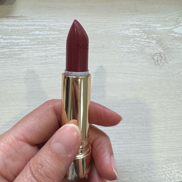 Merit Signature Lightweight Lipstick in shade Fashion - Picture 5 of 6
